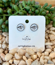 Load image into Gallery viewer, Wildcats Glass Cabochon Stud
