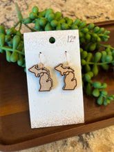 Load image into Gallery viewer, Wood Michigan Upper &amp; Lower Dangle
